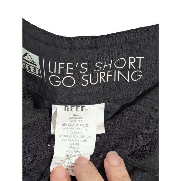 Reef Life's Short Go Surfing Black Cargo Board Shorts Men's Size 34 - Picture 5 of 6